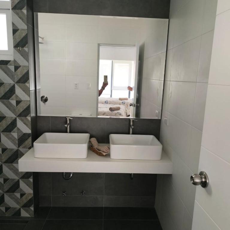 Departamento de estreno en zona exclusiva Cayma - Three-Bedroom Apartment - 14