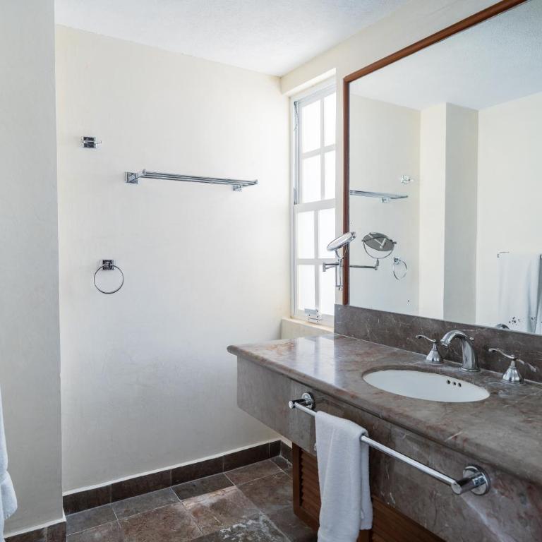 Hotel y Museo Casa Turquesa - Two-Bedroom House - 5