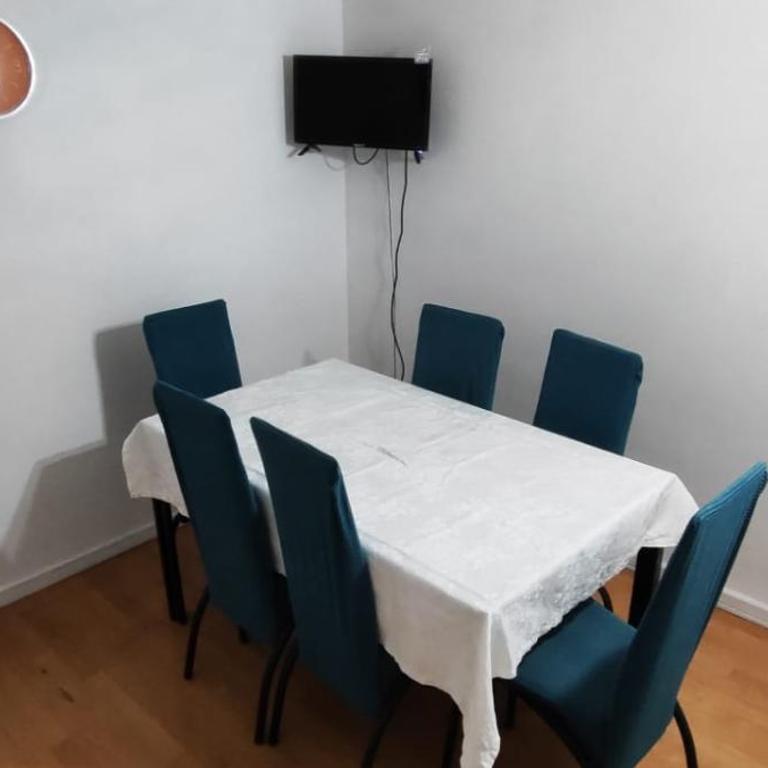 Departamento céntrico y tranquilo - Two-Bedroom Apartment - 1