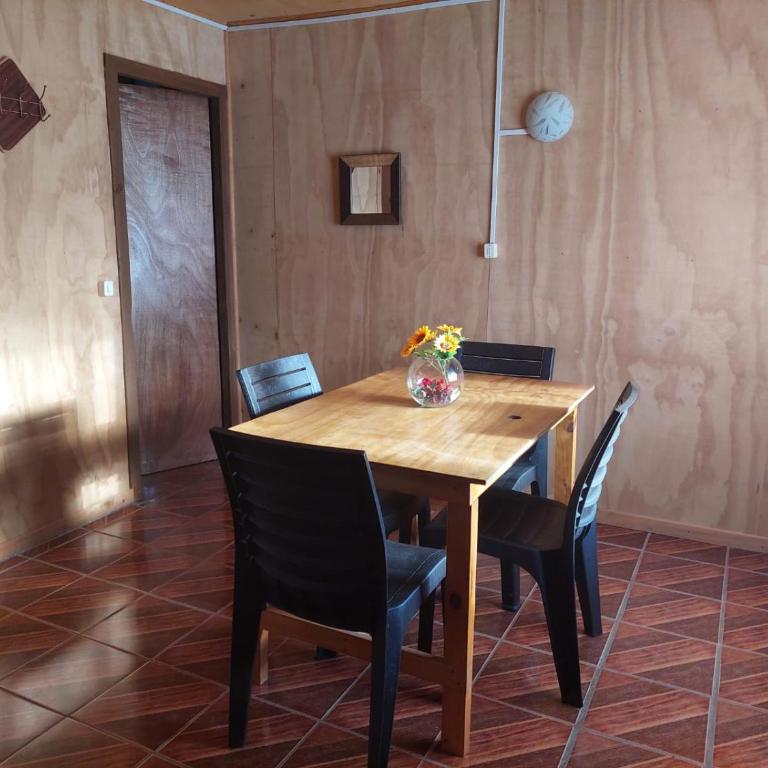 Hostal Verde Vida - Family Room with Private Bathroom - 11