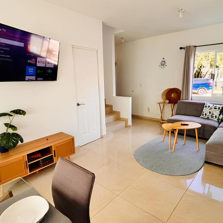 Casa amplia y privada con alberca para una escapada perfecta - Three-Bedroom House - 14