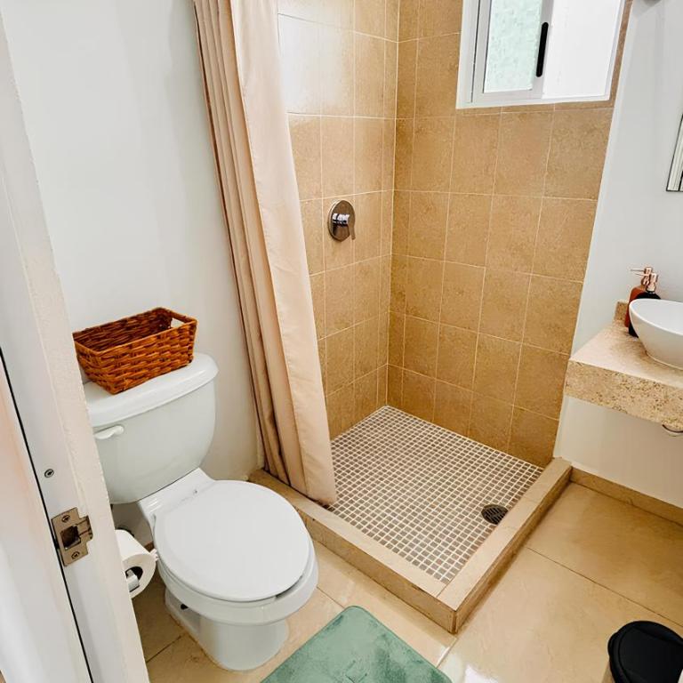 Casa amplia y privada con alberca para una escapada perfecta - Three-Bedroom House - 9