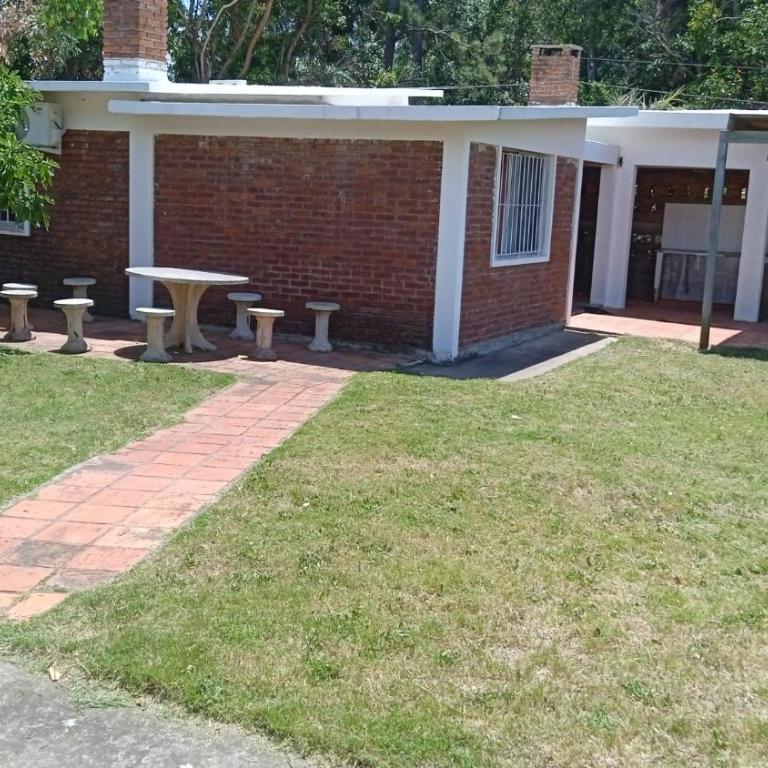 Casa en Piriápolis a pasos del Mar, Tranquila y confortable - Three-Bedroom House - 12