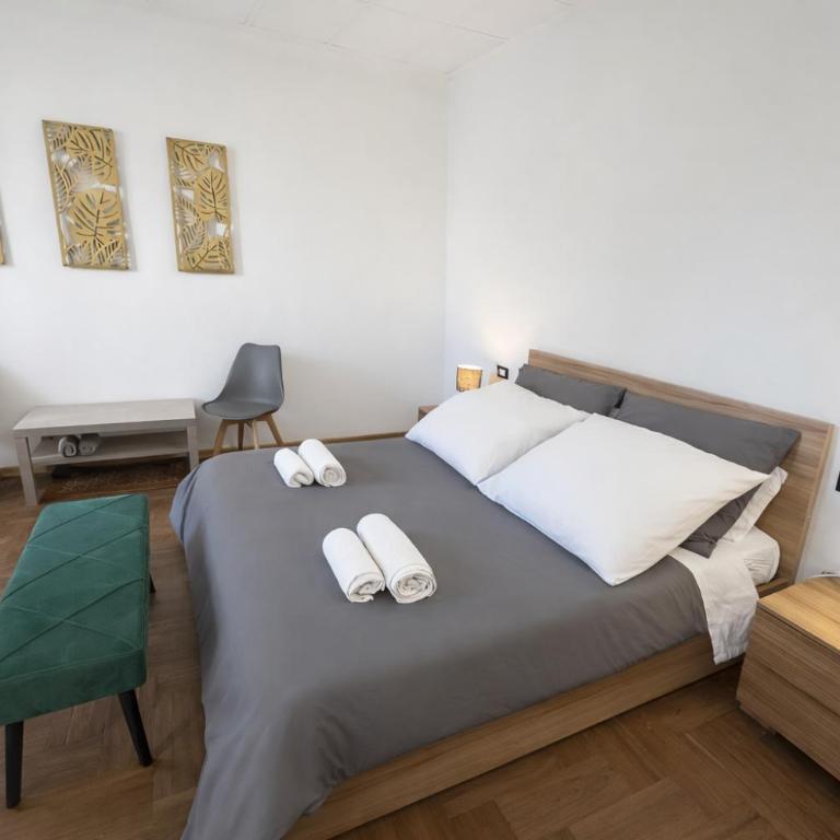 Zen Accommodations Grand Canal - Camera Tripla con Bagno in Comune - 1