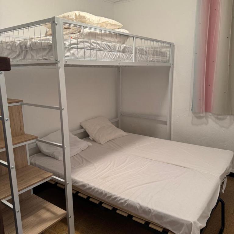 Grande maison plein centre - Three-Bedroom House - 14