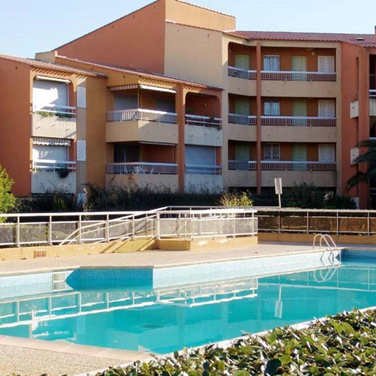LV100-017 Appartement Studio cabine 4 couchages LE LAVANDOU - Studio with Pool View - 11