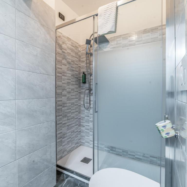 Rome in Love B&B - Termini Train Station - Camera Tripla con Bagno Privato - 5