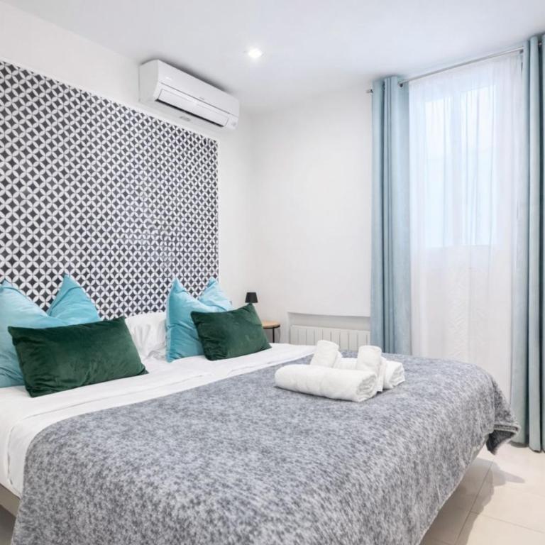 Colom Apartment 3BR with Balcony & Port Vell Views - Three-Bedroom Apartment - 12