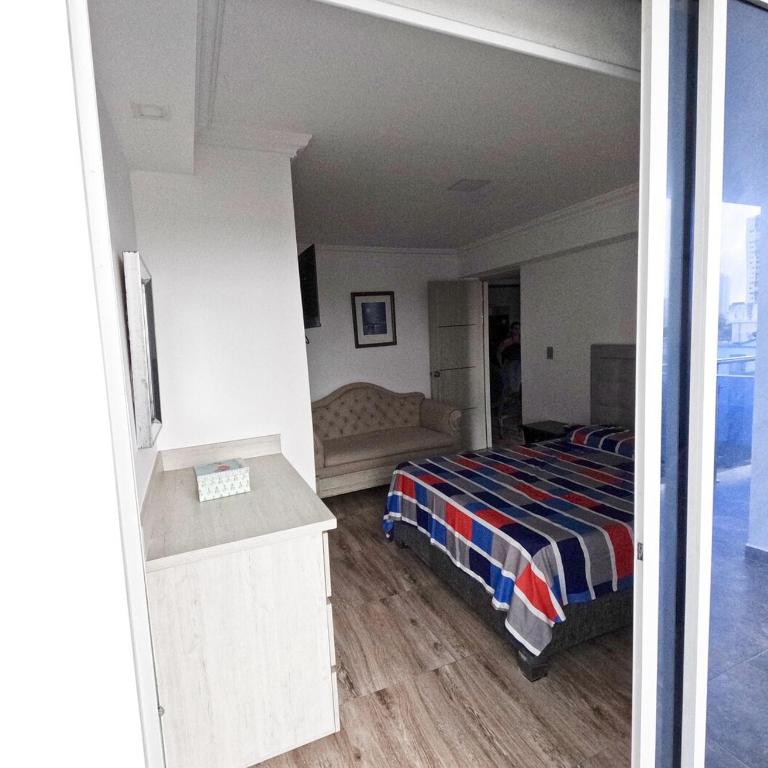Viewpoint apartment near the Historic Center - Four-Bedroom Apartment - 24