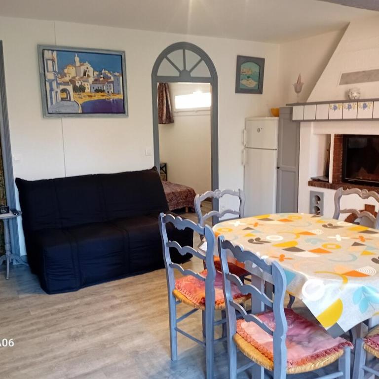 Appartement typique avec balcon et patio - Appartement 2 Chambres - 1