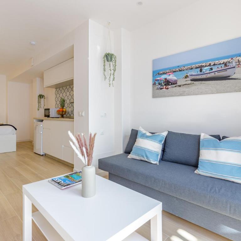 Living4Malaga Nereo Beach Studios - Estudio con sofá cama - 16