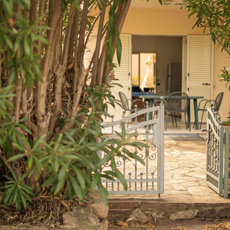 Oasi di Luce - Appartamento con 2 Camere da Letto e Vista Giardino - 4