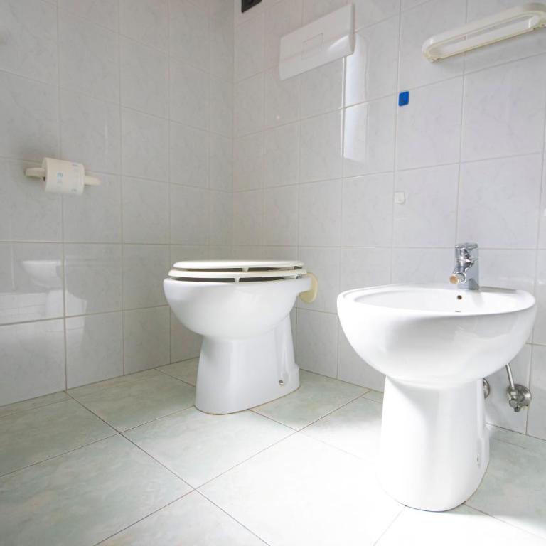 Oasi di Luce - Appartamento con 2 Camere da Letto e Vista Giardino - 12