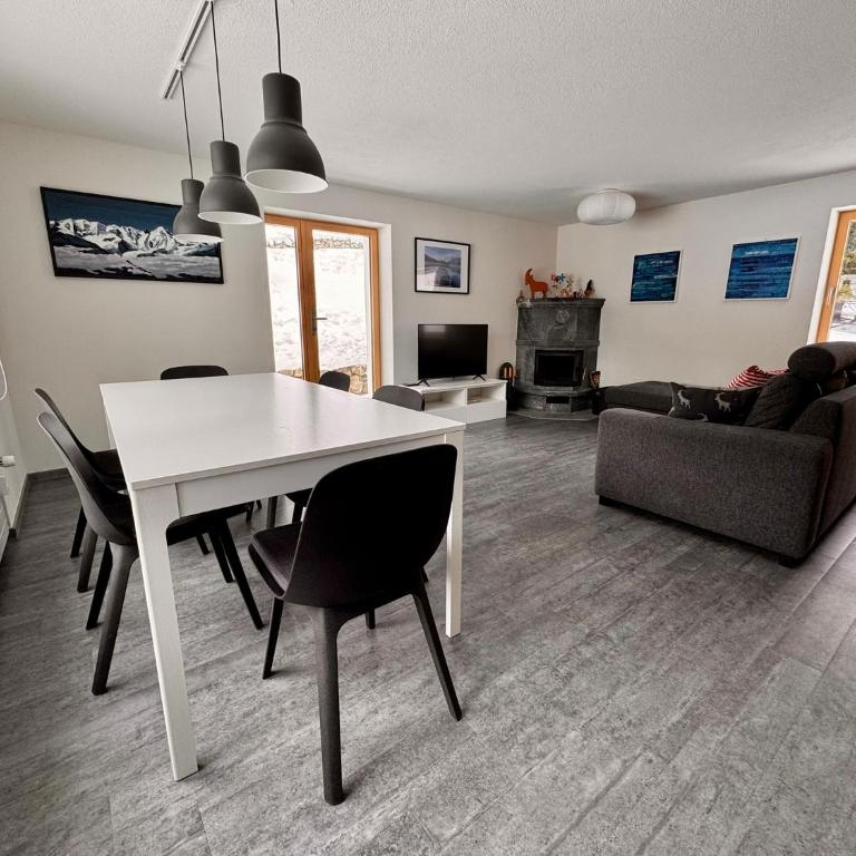 5 Zi Clavadels Fewo Bernina - Apartment mit 3 Schlafzimmern - 1
