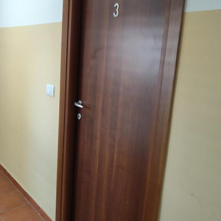 FONDO VERSACE - Posto Letto in Dormitorio Femminile - 7