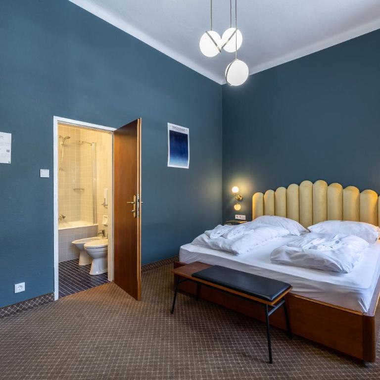 the eighteen86 by keyone - Doppelzimmer mit Badewanne - 7