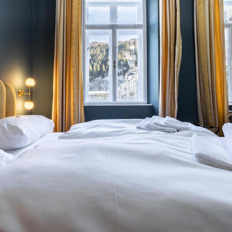 the eighteen86 by keyone - Doppelzimmer mit Badewanne - 3