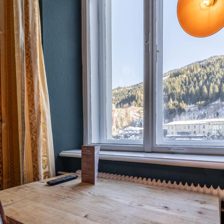 the eighteen86 by keyone - Doppelzimmer mit Badewanne - 2