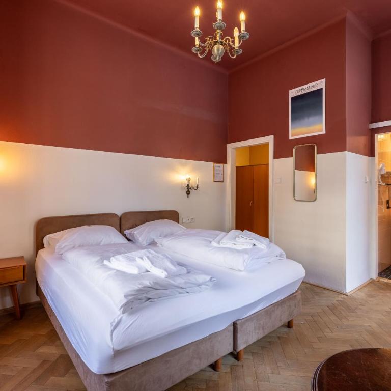 the eighteen86 by keyone - Doppelzimmer mit Dusche - 5