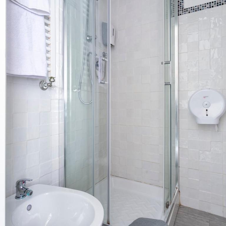 La Rosa - Camera Matrimoniale con Bagno Privato - 1