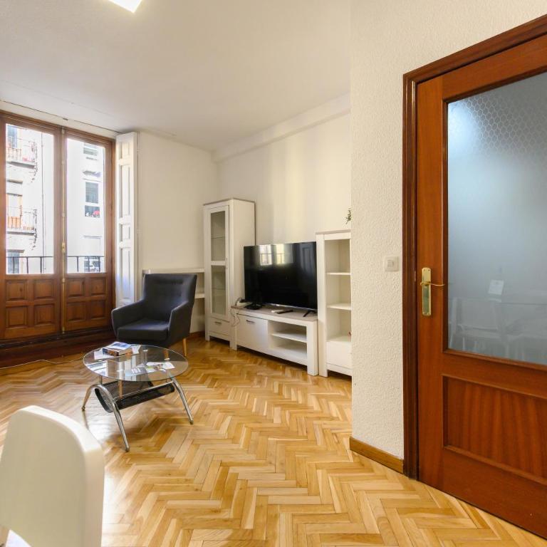 MAY613 Piso de 1 dormitorio en pleno centro de Madrid - Alquiler temporal - One-Bedroom Apartment - 35
