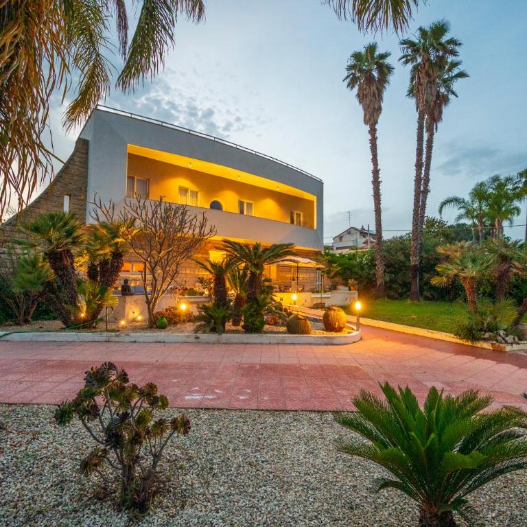 Pink Moon Private Luxury Villa Secluded Garden 5 Bedroom 4 en suite Bathrooms with Private Pool CAT 6 WiFi Close to Beach - Villa con Piscina Privata - 15
