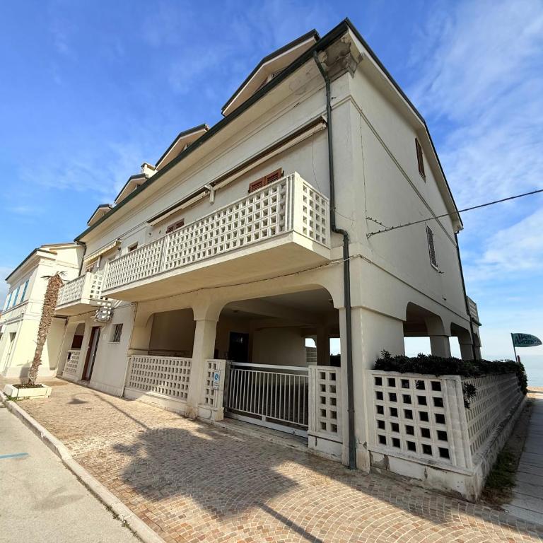 M170 - Marcelli, trilocale fronte mare con posto auto - Two-Bedroom Apartment - 22