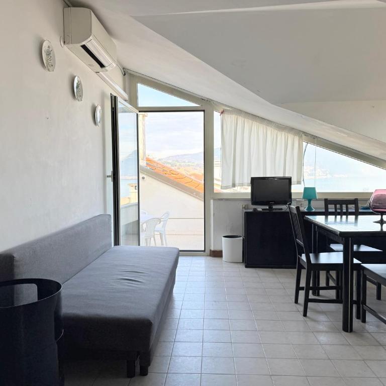 M170 - Marcelli, trilocale fronte mare con posto auto - Two-Bedroom Apartment - 3