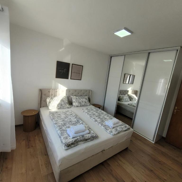 Apartman Holiday Self Check-in, Free parking - Apartman sa 2 Spavaće Sobe - 7