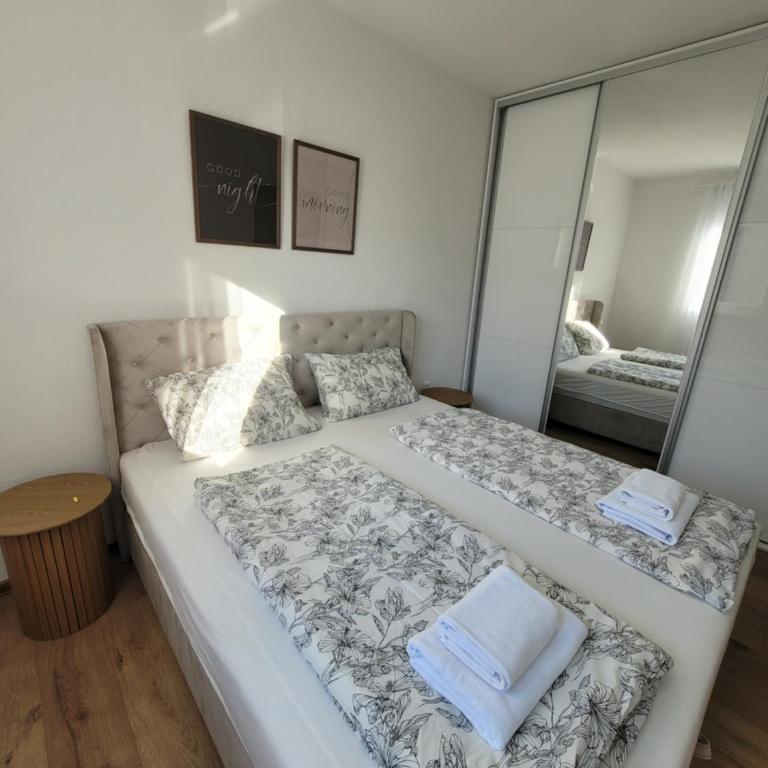 Apartman Holiday Self Check-in, Free parking - Apartman sa 2 Spavaće Sobe - 6
