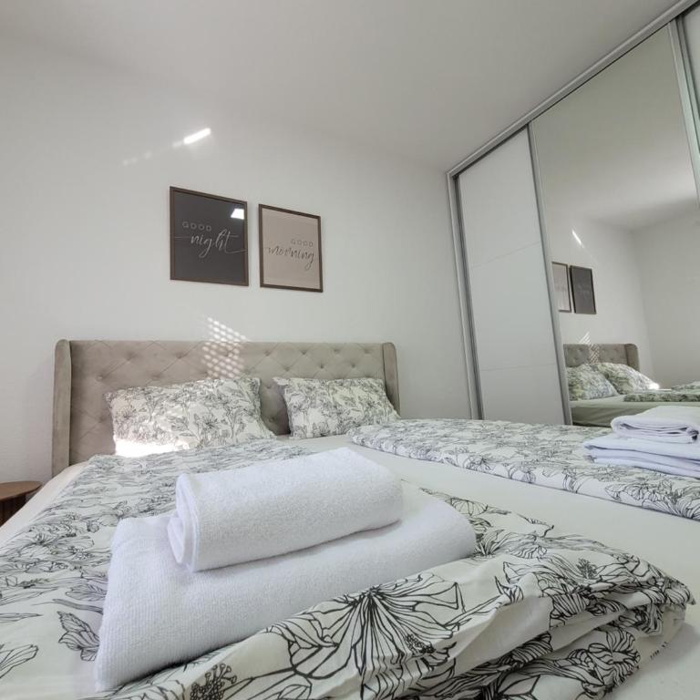 Apartman Holiday Self Check-in, Free parking - Apartman sa 2 Spavaće Sobe - 8