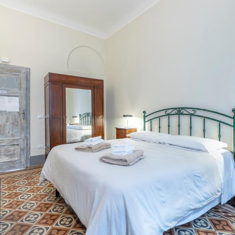 Lucca Charm - Camera Tripla con Bagno Privato Esterno - 4