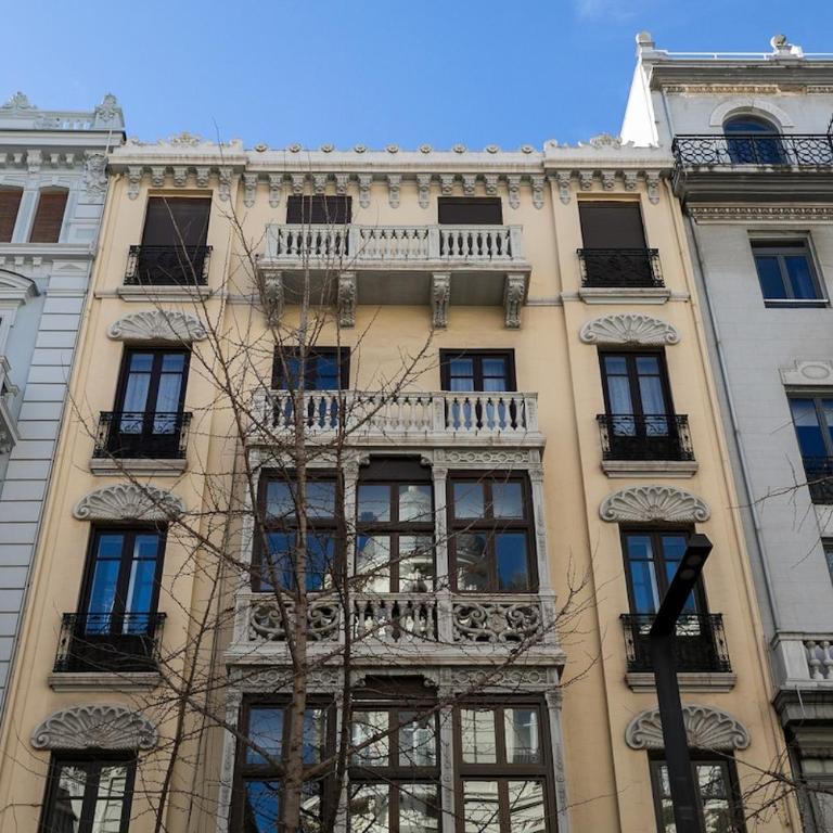Comfort and Design en Gran Via de Colón - Three-Bedroom Apartment - 20