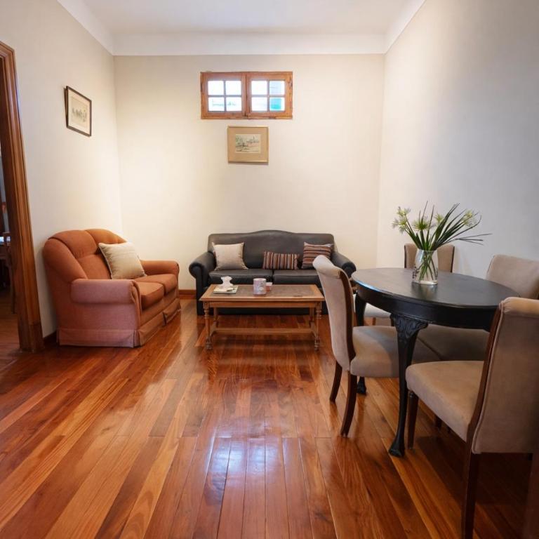Apartment for Four One Block from San Telmo Square, One Block from San Telmo Market, Very Charming, Three Blocks from Puerto Mader - Apartamento de 1 dormitorio - 4