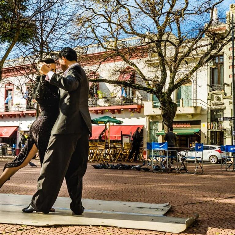 Apartment for Four One Block from San Telmo Square, One Block from San Telmo Market, Very Charming, Three Blocks from Puerto Mader - One-Bedroom Apartment - 32