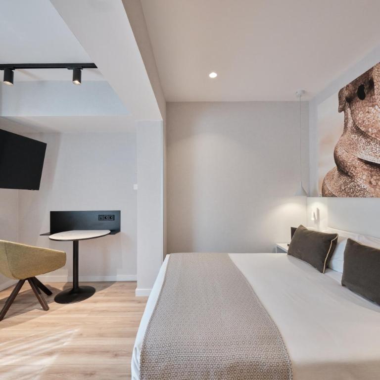 Catalonia Gracia - Double or Twin Room - 5