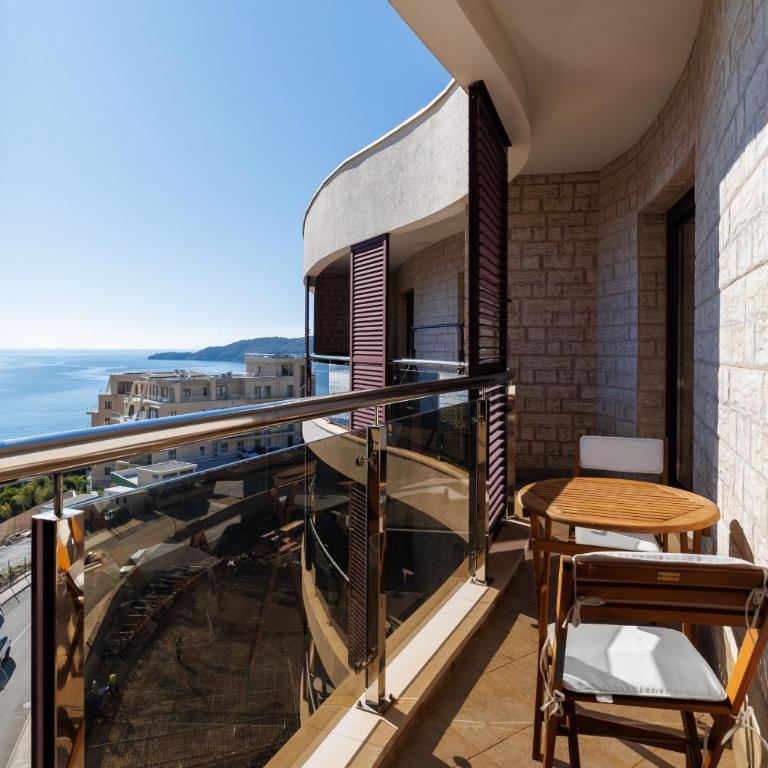 Panoramic Sea View 1BD Apartment - One-Bedroom Apartment - 2