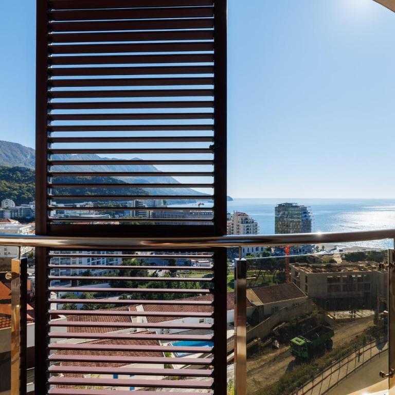 Panoramic Sea View 1BD Apartment - One-Bedroom Apartment - 27