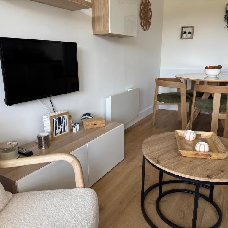 Vue sur golf et foret - One-Bedroom Apartment - 11