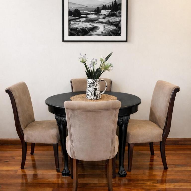 Apartment for Four One Block from San Telmo Square, One Block from San Telmo Market, Very Charming, Three Blocks from Puerto Mader - One-Bedroom Apartment - 7