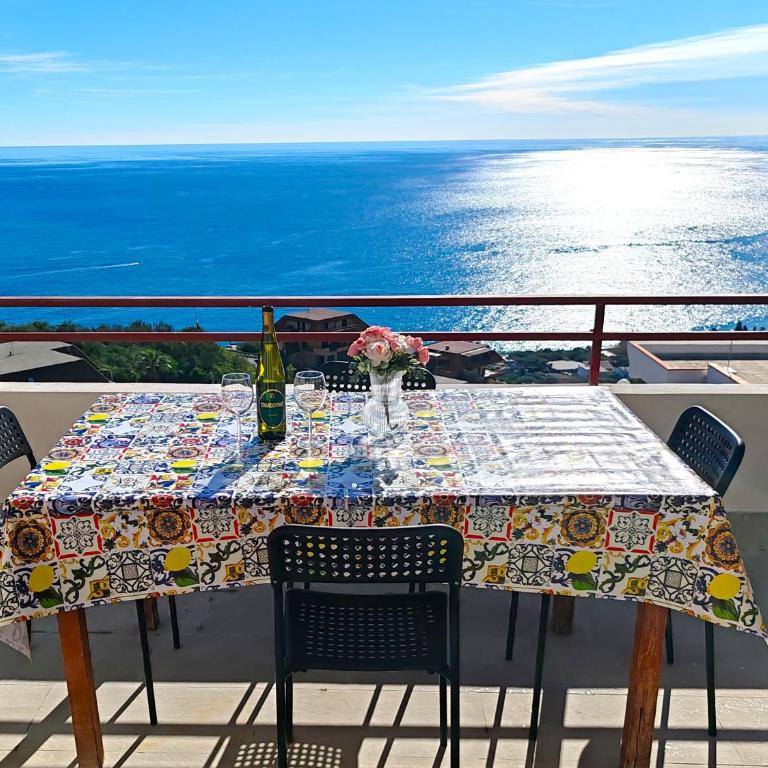Casa Vista Mare - Appartamento con 1 Camera da Letto, Balcone e Vista Mare - 1