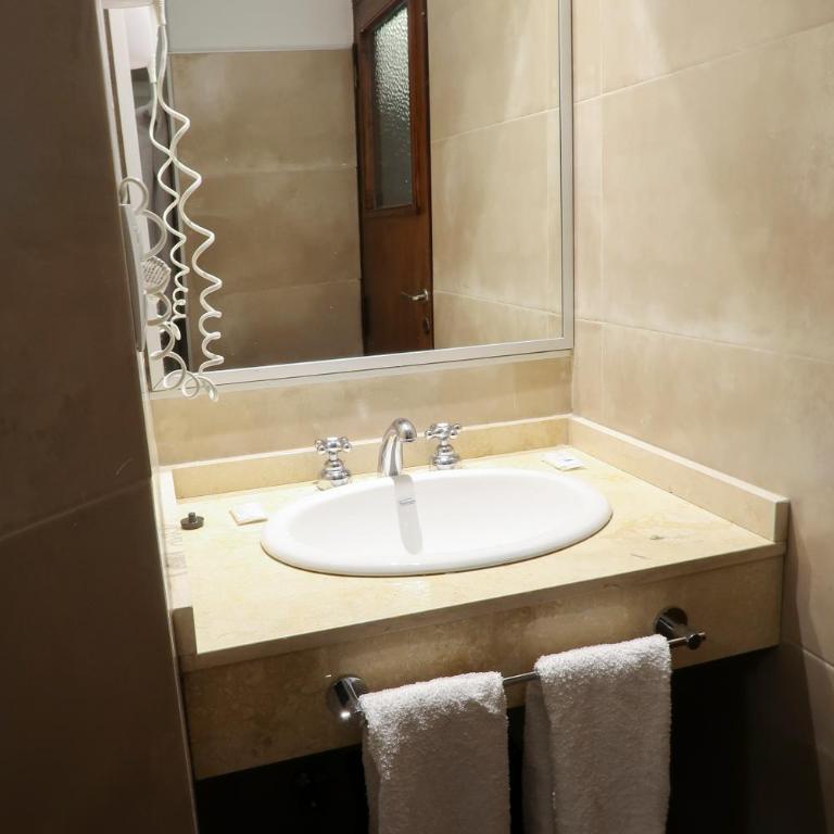 Hotel Las Cascadas - Habitación Cuádruple Estándar - 1