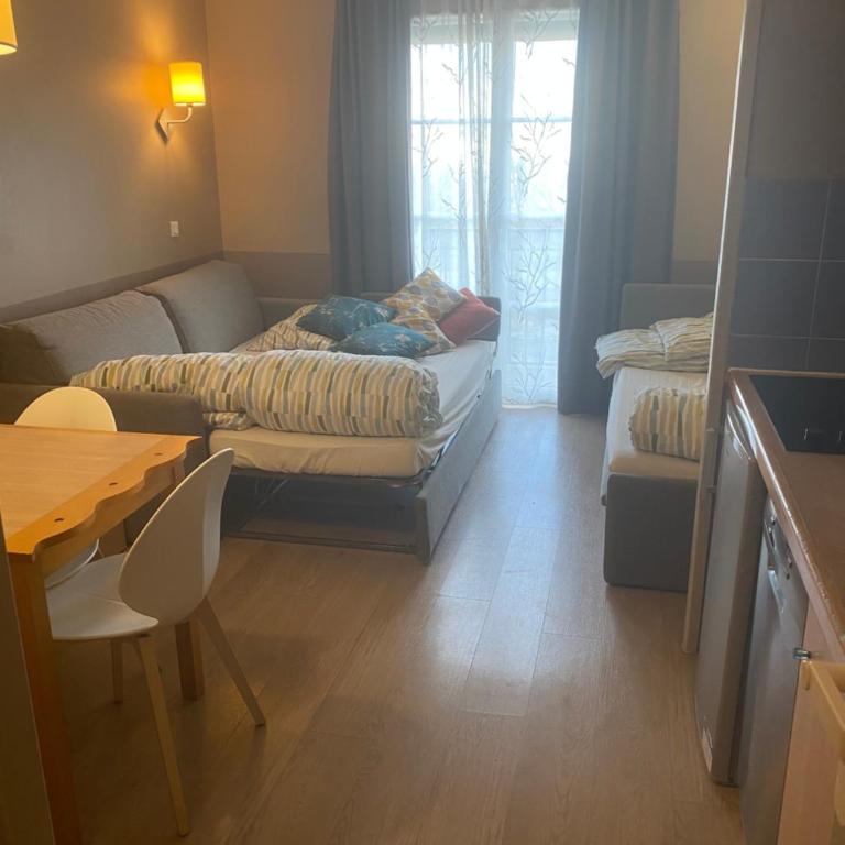 Apparthotel - Proche disneyland Paris - Piscine chauffée - Apartment mit 1 Schlafzimmer mit Stadtblick - 1