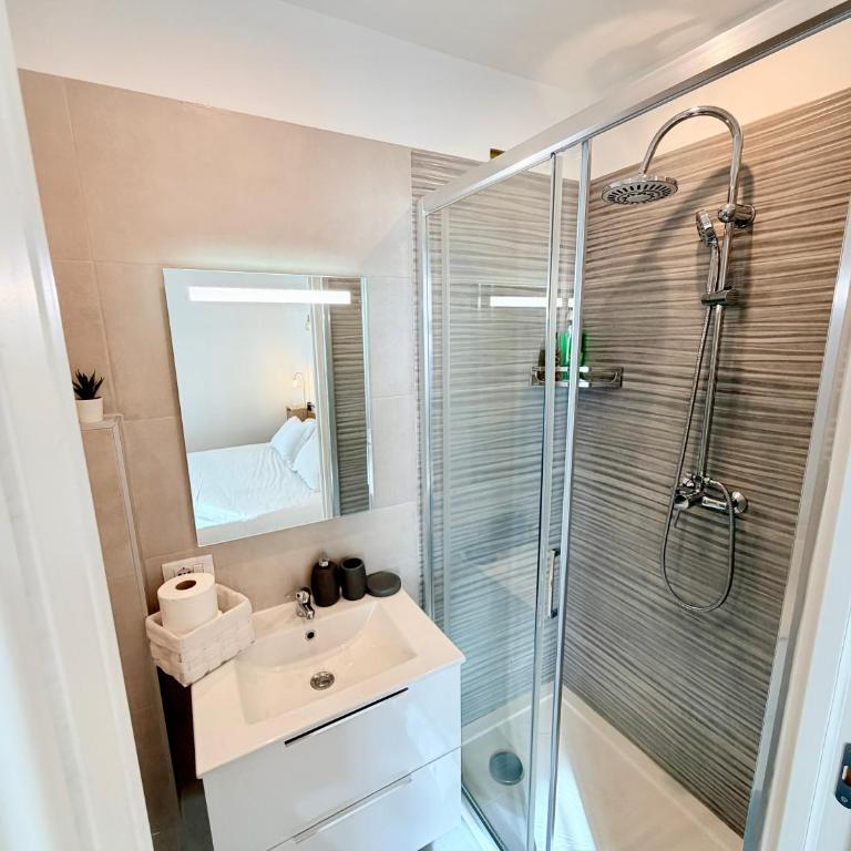Enjoy Vatican Holiday in Rome - Two-Bedroom Apartment - 7