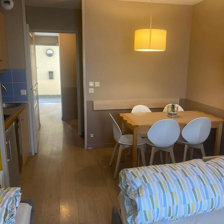Apparthotel - Proche disneyland Paris - Piscine chauffée - Apartment mit 1 Schlafzimmer mit Stadtblick - 6