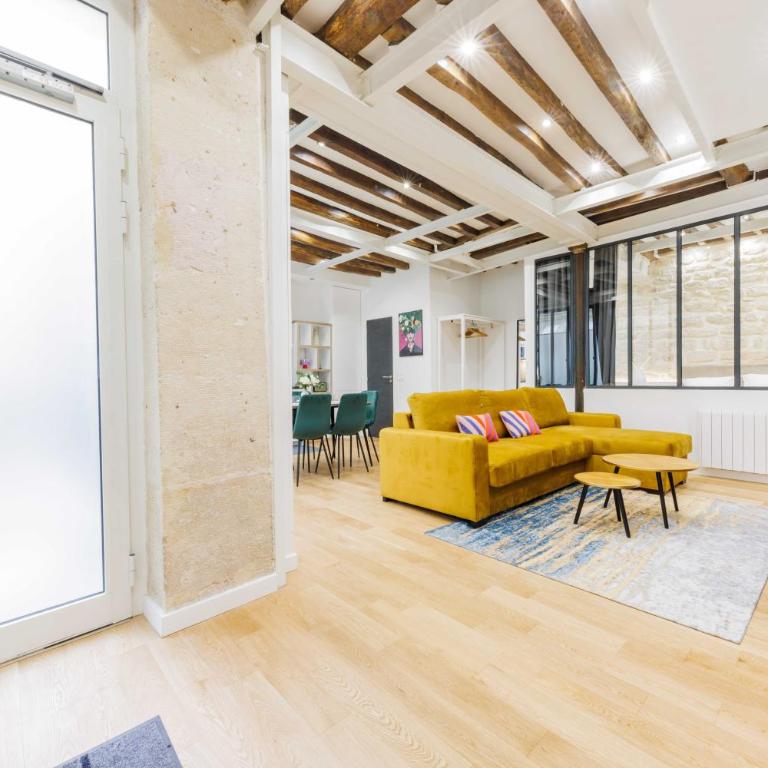 Chic Apartment in Paris Ideally Located for 6P - Appartement 2 Chambres - 7