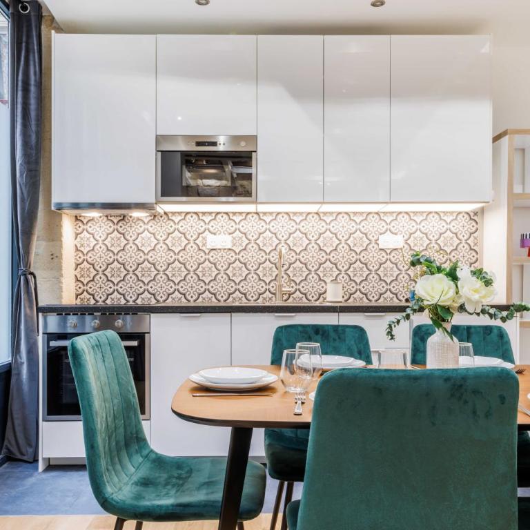 Chic Apartment in Paris Ideally Located for 6P - Appartement 2 Chambres - 16