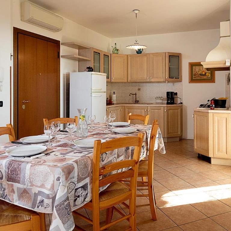 APARTMENTS EDEN - Regarda Travel - Appartamento con Vista Lago - 12