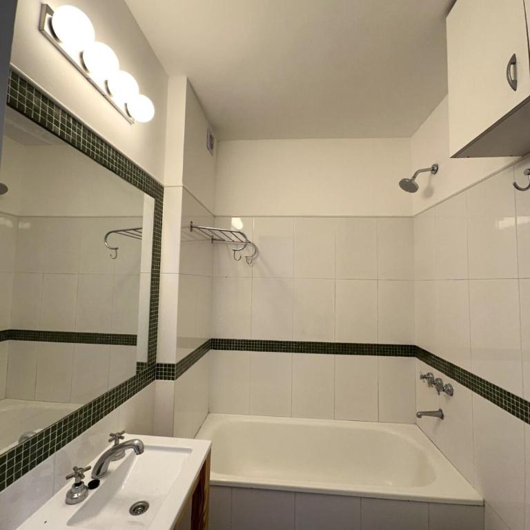 Bright studio apartment in an excellent location - Apartamento de 1 dormitorio - 9
