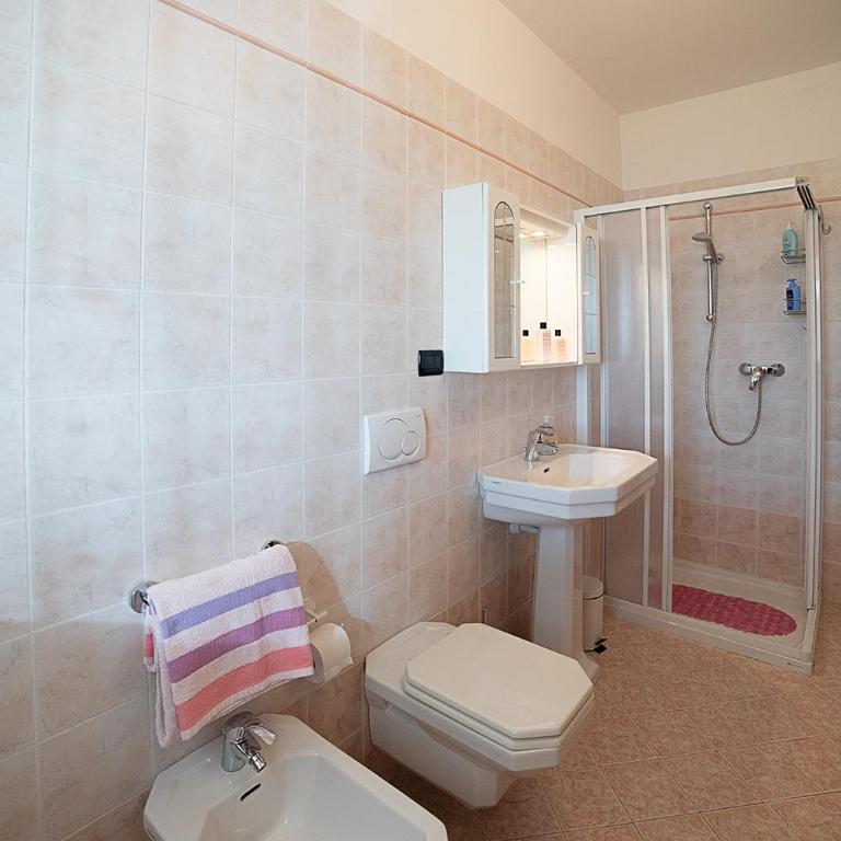 APARTMENTS EDEN - Regarda Travel - Appartamento con Vista Lago - 22